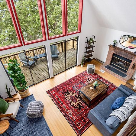 Modern Chalet Cabin W Hot Tub, Deck&Grill, & Wifi! Inwood Exterior foto