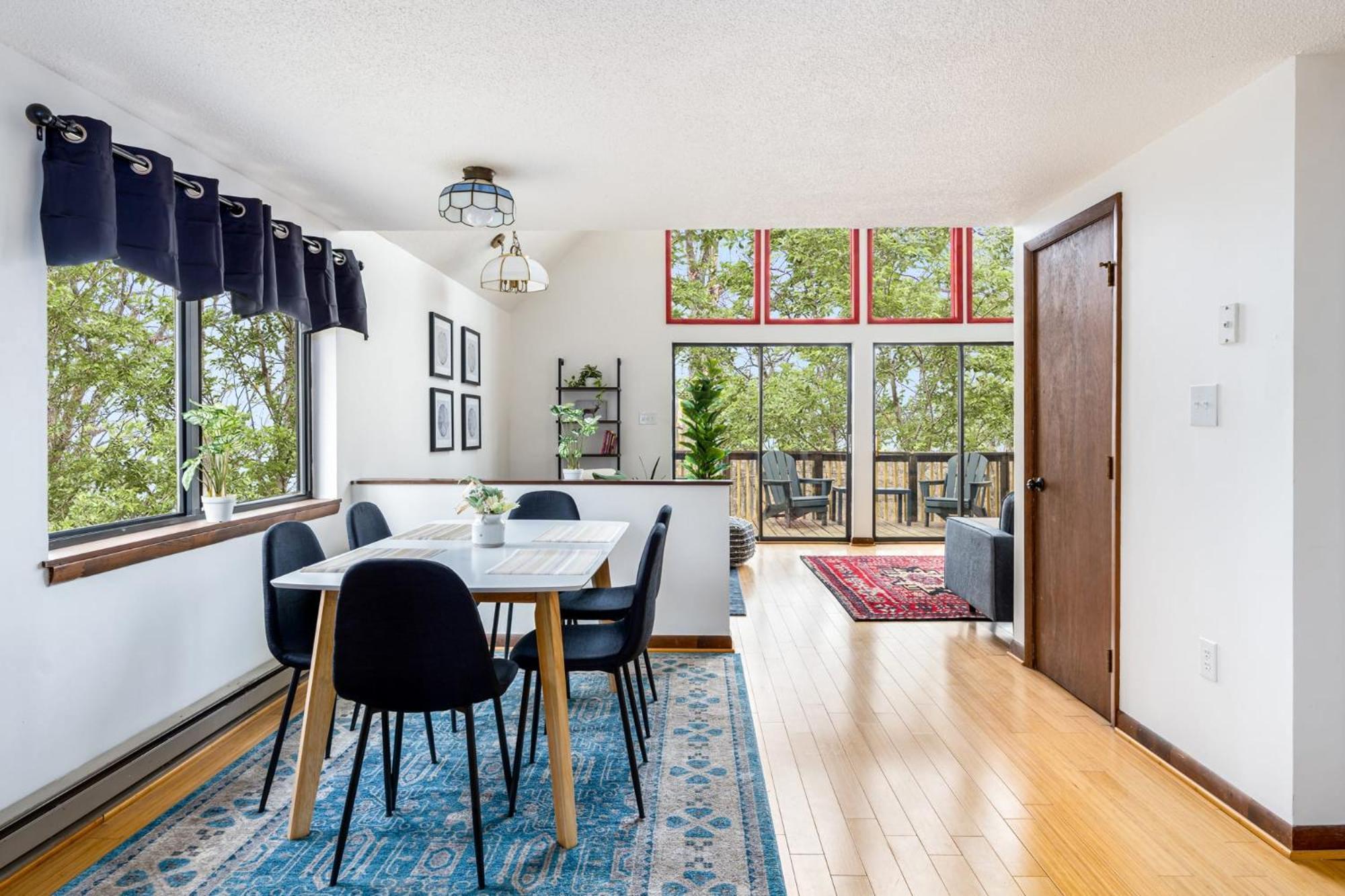 Modern Chalet Cabin W Hot Tub, Deck&Grill, & Wifi! Inwood Exterior foto